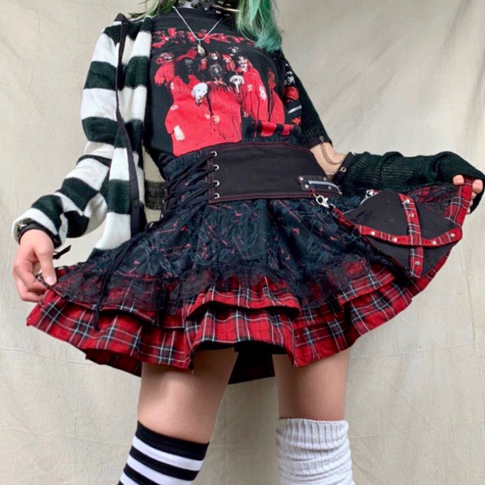 Goth Lolita Jpunk tulle Skirt with detachable pockets!